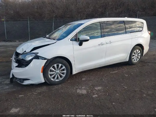 2C4RC1CG6JR275358 2018 CHRYSLER PACIFICA - Image 2