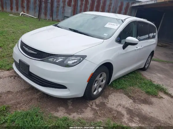 2C4RC1CG7HR521554 2017 CHRYSLER PACIFICA - Image 2