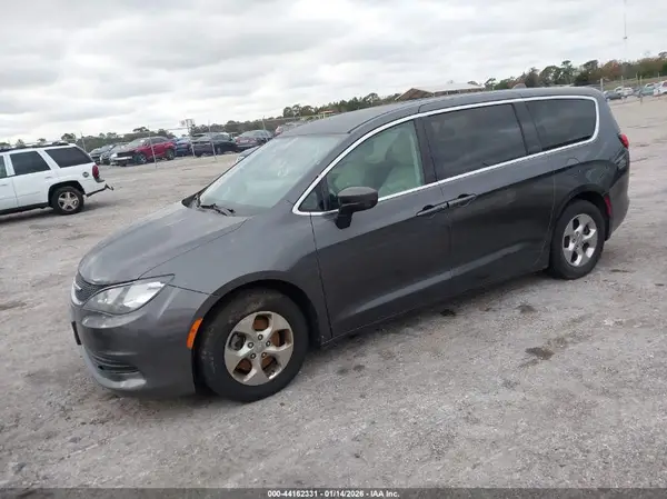 2C4RC1CG7HR521702 2017 CHRYSLER PACIFICA - Image 2