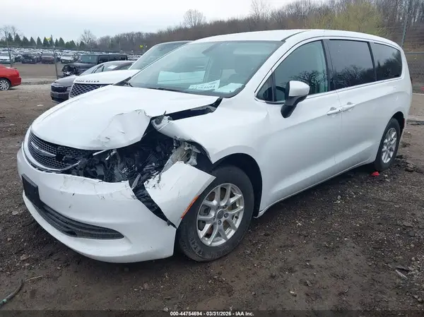 2C4RC1CG7HR553565 2017 CHRYSLER PACIFICA - Image 2