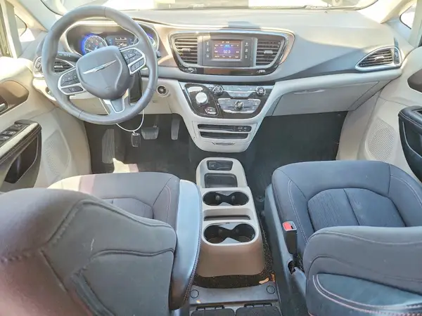 2C4RC1CG7HR747948 2017 CHRYSLER PACIFICA - Image 8