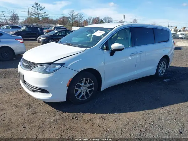 2C4RC1CG8HR521157 2017 CHRYSLER PACIFICA - Image 2