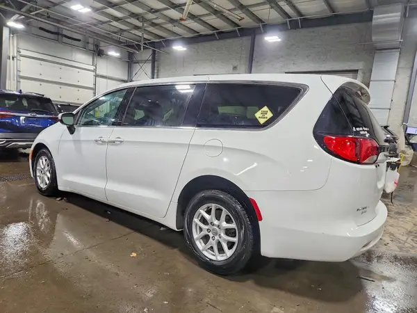 2C4RC1CG8HR531655 2017 CHRYSLER PACIFICA - Image 2