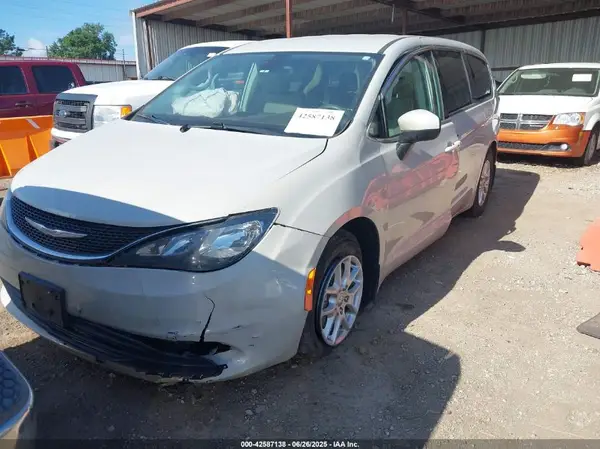 2C4RC1CG8HR553607 2017 CHRYSLER PACIFICA - Image 2