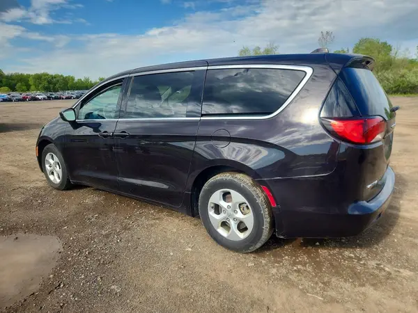 2C4RC1CG8HR836895 2017 CHRYSLER PACIFICA - Image 2