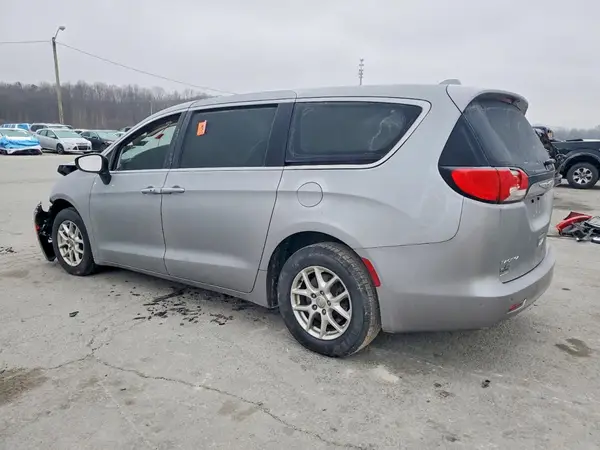 2C4RC1CG8JR130452 2018 CHRYSLER PACIFICA - Image 2