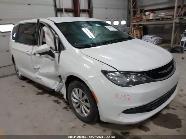 2C4RC1CG8JR171342 2018 CHRYSLER PACIFICA - Image 1