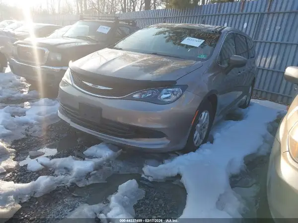 2C4RC1CG9HR665509 2017 CHRYSLER PACIFICA - Image 2