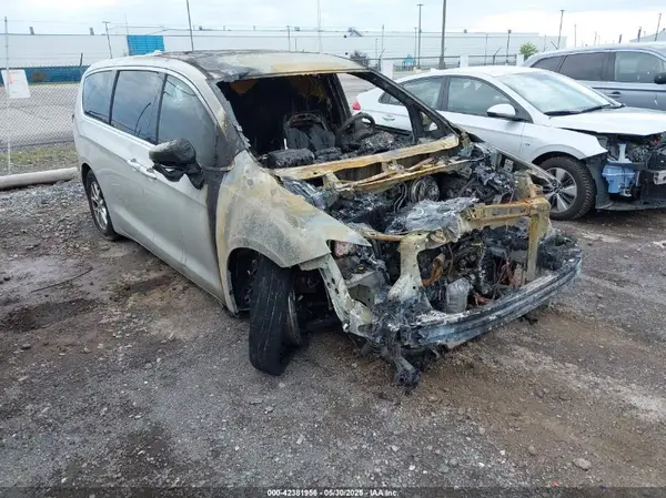 2C4RC1CG9HR708536 2017 CHRYSLER PACIFICA - Image 1