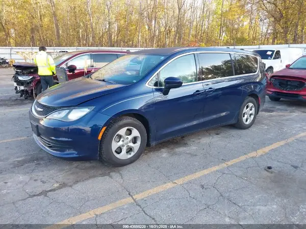 2C4RC1CGXHR513707 2017 CHRYSLER PACIFICA - Image 2