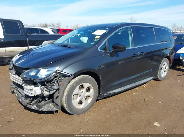 2C4RC1CGXHR519149 2017 CHRYSLER PACIFICA - Image 2