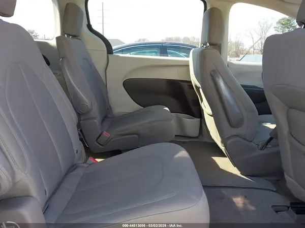 2C4RC1CGXJR158561 2018 CHRYSLER PACIFICA - Image 8