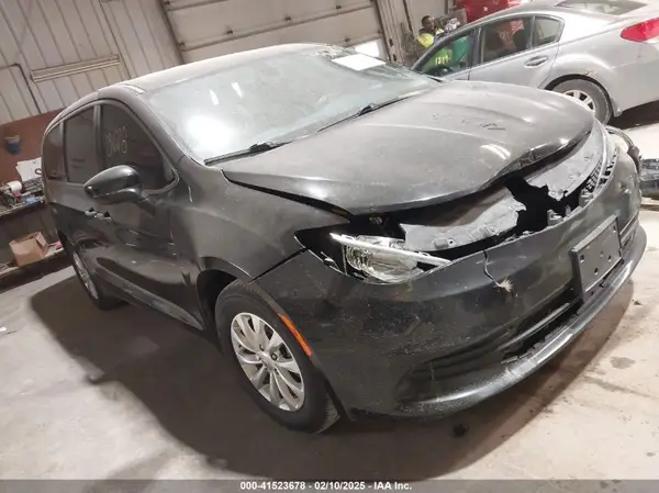 2C4RC1CGXJR257199 2018 CHRYSLER PACIFICA - Image 1