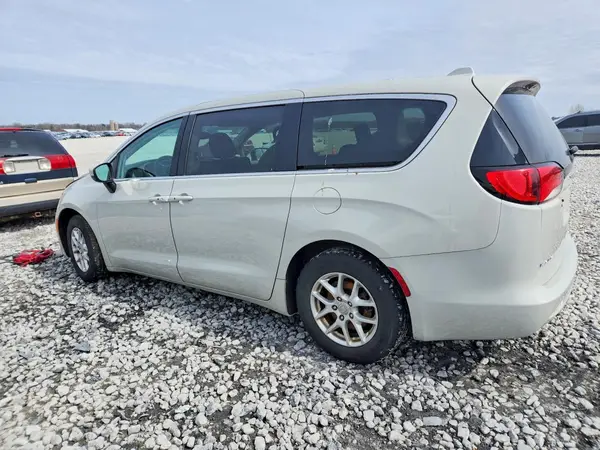 2C4RC1DG0HR577267 2017 CHRYSLER PACIFICA - Image 2
