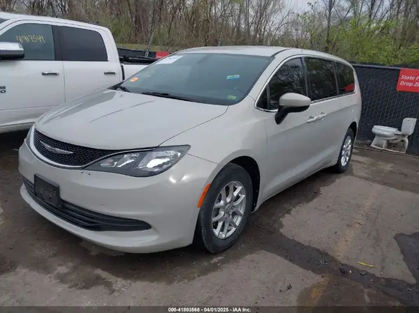 2C4RC1DG0HR593453 2017 CHRYSLER PACIFICA - Image 2
