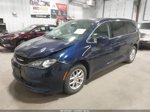 2C4RC1DG0HR610025 2017 CHRYSLER PACIFICA - Image 2
