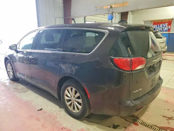 2C4RC1DG0HR653912 2017 CHRYSLER PACIFICA - Image 2