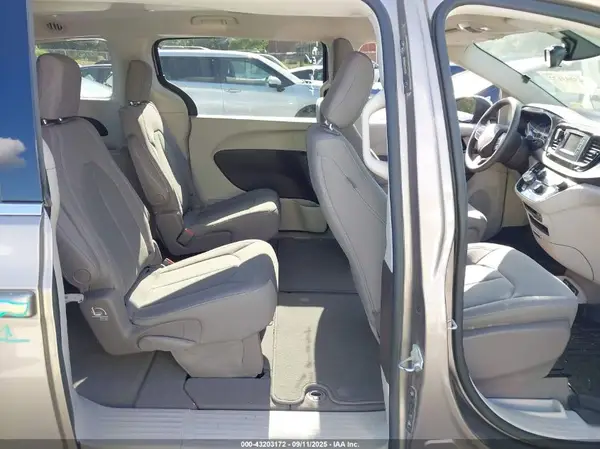 2C4RC1DG0HR654154 2017 CHRYSLER PACIFICA - Image 8