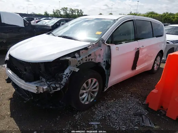 2C4RC1DG0HR675912 2017 CHRYSLER PACIFICA - Image 2