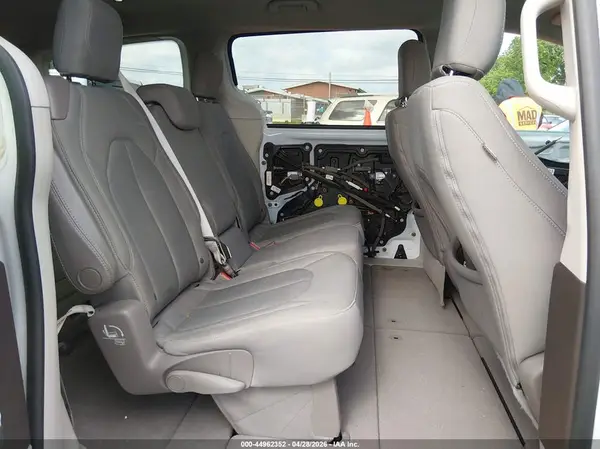 2C4RC1DG0HR675912 2017 CHRYSLER PACIFICA - Image 8