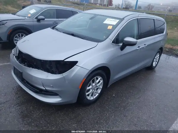 2C4RC1DG0HR711968 2017 CHRYSLER PACIFICA - Image 2