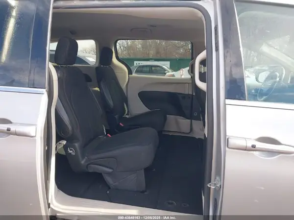 2C4RC1DG0HR747952 2017 CHRYSLER PACIFICA - Image 8