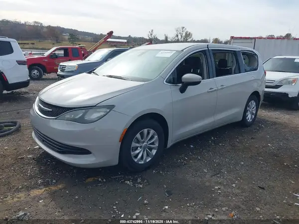 2C4RC1DG0HR771006 2017 CHRYSLER PACIFICA - Image 2