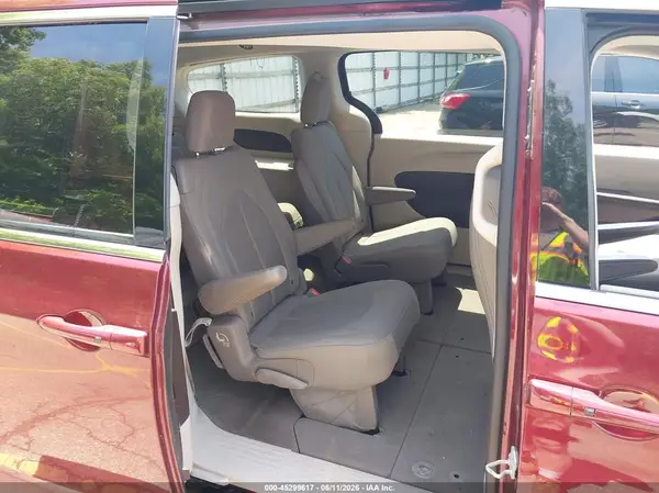 2C4RC1DG0JR148667 2018 CHRYSLER PACIFICA - Image 8