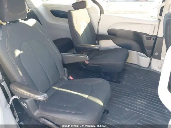 2C4RC1DG1HR517174 2017 CHRYSLER PACIFICA - Image 8