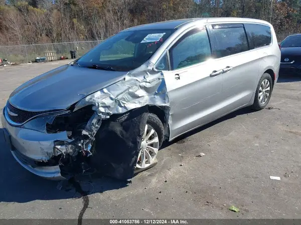2C4RC1DG1HR519085 2017 CHRYSLER PACIFICA - Image 2