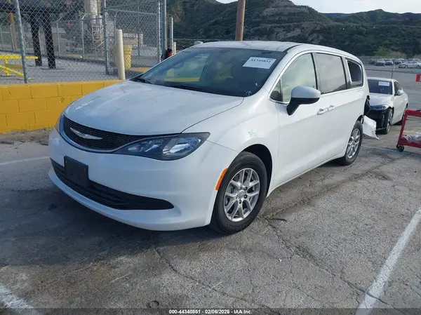 2C4RC1DG1HR522147 2017 CHRYSLER PACIFICA - Image 2
