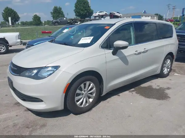 2C4RC1DG1HR551695 2017 CHRYSLER PACIFICA - Image 2
