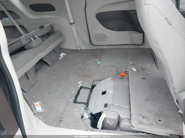 2C4RC1DG1HR553527 2017 CHRYSLER PACIFICA - Image 8