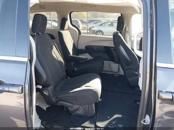 2C4RC1DG1HR579223 2017 CHRYSLER PACIFICA - Image 8