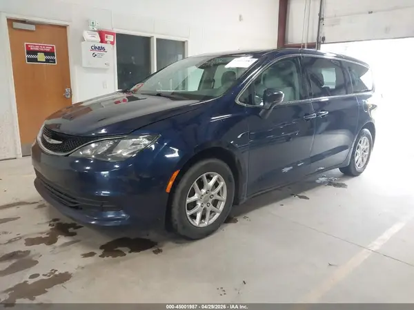 2C4RC1DG1HR587421 2017 CHRYSLER PACIFICA - Image 2