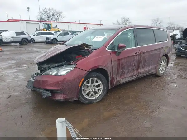 2C4RC1DG1HR588228 2017 CHRYSLER PACIFICA - Image 2