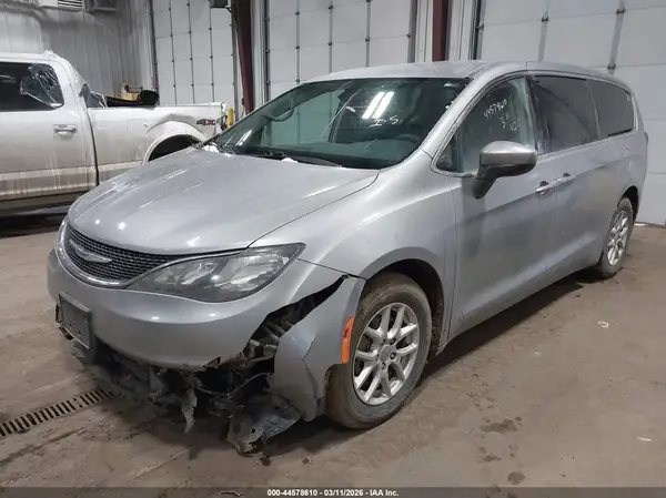 2C4RC1DG1HR610616 2017 CHRYSLER PACIFICA - Image 2