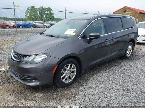 2C4RC1DG1HR635158 2017 CHRYSLER PACIFICA - Image 2