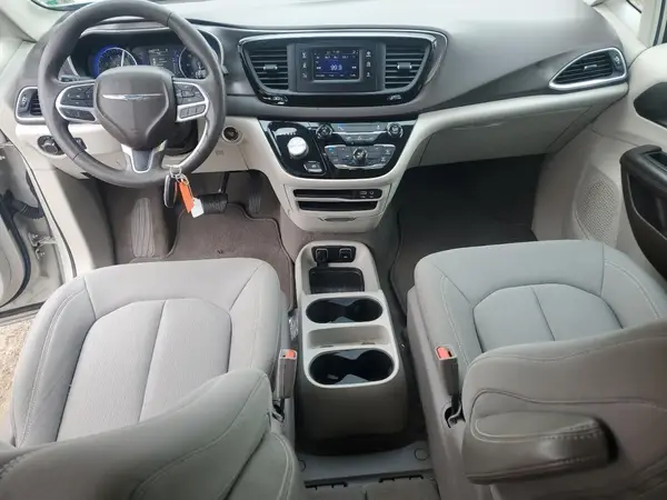 2C4RC1DG1HR642837 2017 CHRYSLER PACIFICA - Image 8