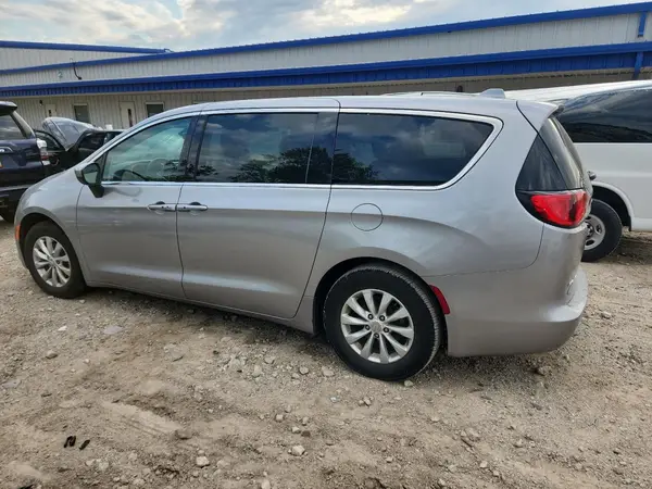 2C4RC1DG1HR722963 2017 CHRYSLER PACIFICA - Image 2