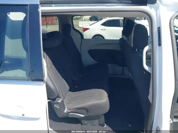 2C4RC1DG1HR725698 2017 CHRYSLER PACIFICA - Image 8