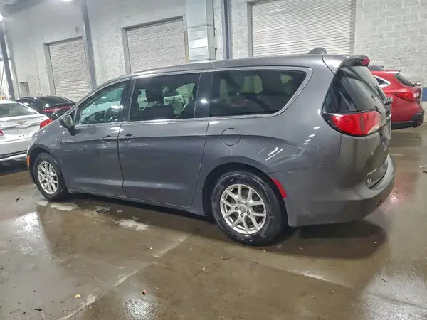 2C4RC1DG1HR756675 2017 CHRYSLER PACIFICA - Image 2