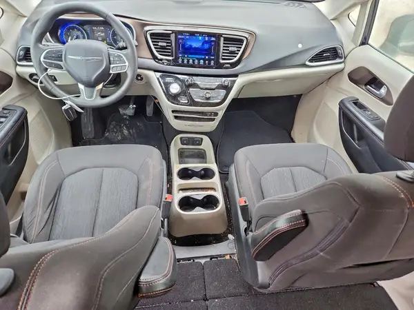 2C4RC1DG1HR804790 2017 CHRYSLER PACIFICA - Image 8