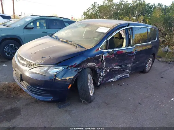 2C4RC1DG1JR130016 2018 CHRYSLER PACIFICA - Image 2
