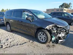 2C4RC1DG1KR700792 2019 CHRYSLER PACIFICA