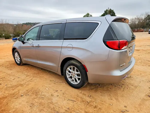2C4RC1DG2HR502571 2017 CHRYSLER PACIFICA - Image 2