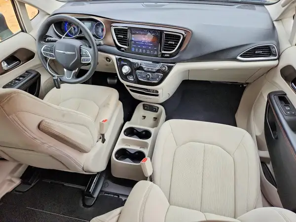 2C4RC1DG2HR502571 2017 CHRYSLER PACIFICA - Image 8