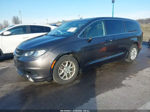 2C4RC1DG2HR517197 2017 CHRYSLER PACIFICA - Image 2