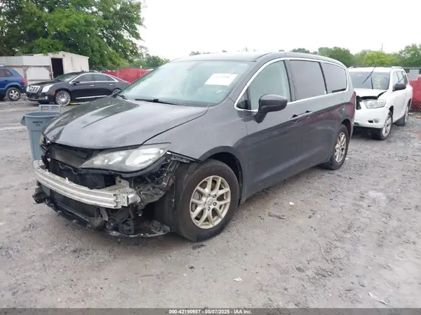 2C4RC1DG2HR523842 2017 CHRYSLER PACIFICA - Image 2
