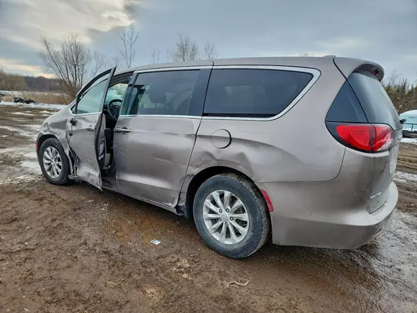 2C4RC1DG2HR550720 2017 CHRYSLER PACIFICA - Image 2